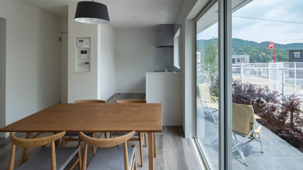 やわらぎタイルデッキのある家_2