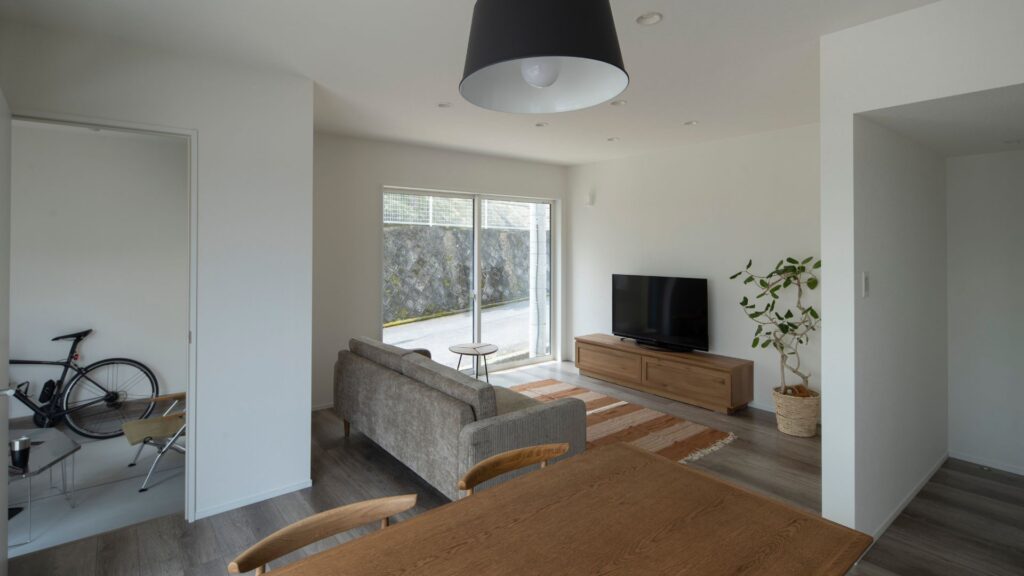 やわらぎタイルデッキのある家_4